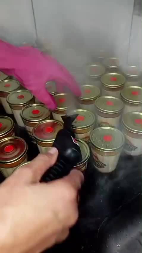 Selagem a vapor das tampas dos pudins